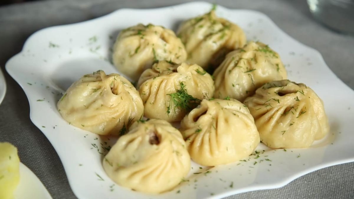 Буузы с зеленью