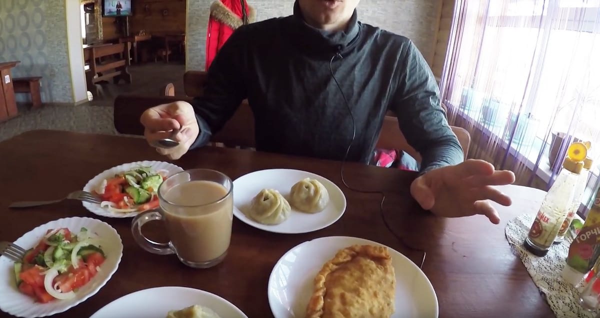 Пробуем бурятские буузы, позы, омуля, сагудай, сало нерпы, молочную водку